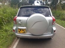 https://riyasewana.com/uploads/toyota-rav4-4647436014.jpg