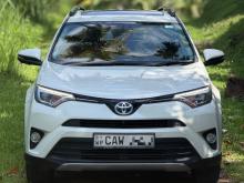 Toyota RAV4 Hybrid 2017 SUV