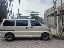 Toyota Regius 1998 Van