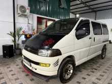 Toyota Regius 2000 Van