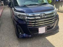 https://riyasewana.com/uploads/toyota-roomy-1223502417492.jpg
