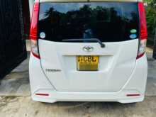 https://riyasewana.com/uploads/toyota-roomy-1295404903.jpg