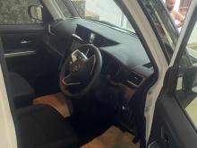 https://riyasewana.com/uploads/toyota-roomy-162340116863.jpg