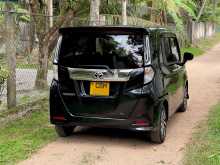 https://riyasewana.com/uploads/toyota-roomy-2023-1821315112584.jpg
