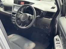 https://riyasewana.com/uploads/toyota-roomy-210510022522.jpg