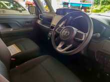 https://riyasewana.com/uploads/toyota-roomy-26133953772.jpg