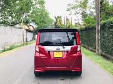 https://riyasewana.com/uploads/toyota-roomy-3111312974.jpg