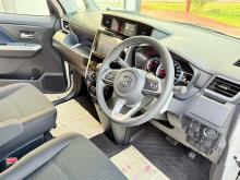 https://riyasewana.com/uploads/toyota-roomy-51040566576.jpg