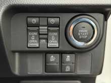 https://riyasewana.com/uploads/toyota-roomy-custom-116135822863.jpg