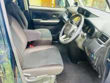 https://riyasewana.com/uploads/toyota-roomy-custom-13143649334.jpg