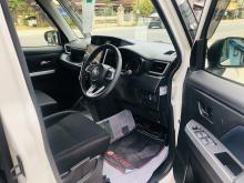 https://riyasewana.com/uploads/toyota-roomy-custom-1612180017755.jpg