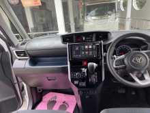 Toyota ROOMY CUSTOM G 2024 Car