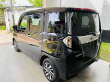 https://riyasewana.com/uploads/toyota-roomy-custom-2023-2417582512782.jpg