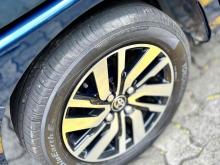 https://riyasewana.com/uploads/toyota-roomy-custom-210120824273.jpg