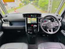 https://riyasewana.com/uploads/toyota-roomy-custom-21123048223.jpg