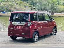 https://riyasewana.com/uploads/toyota-roomy-custom-3119163722702.jpg