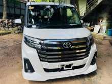 Toyota Roomy Custom G 2023 Van