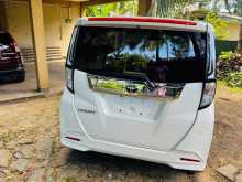 https://riyasewana.com/uploads/toyota-roomy-custom-7124343973.jpg