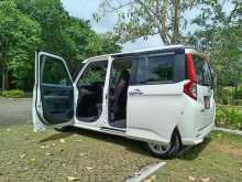 https://riyasewana.com/uploads/toyota-roomy-g-16843404252.jpg