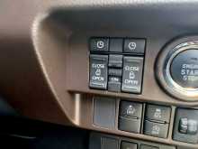 https://riyasewana.com/uploads/toyota-roomy-g-19941374293.jpg