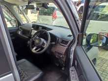 https://riyasewana.com/uploads/toyota-roomy-g-2023-2112485312833.jpg