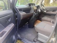 https://riyasewana.com/uploads/toyota-roomy-g-6954586015.jpg