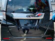 https://riyasewana.com/uploads/toyota-roomy-gs-2992127822.jpg