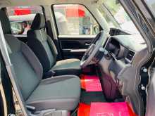 https://riyasewana.com/uploads/toyota-roomy-gs-31121403335.jpg