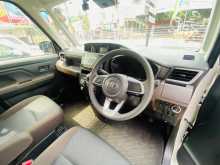 https://riyasewana.com/uploads/toyota-roomy-gt-15142148246.jpg