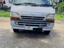 Toyota RZH112 2000 Van