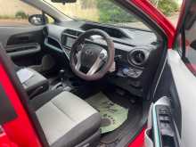 https://riyasewana.com/uploads/toyota-s-grade-2012-110325112184.jpg