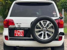https://riyasewana.com/uploads/toyota-sahara-v8-1912515324303.jpg