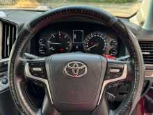 https://riyasewana.com/uploads/toyota-sahara-v8-22123219423.jpg