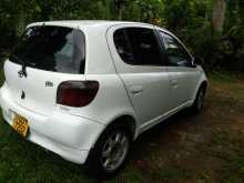 Toyota VITZ 2000 Car