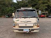 Toyota Shell 1987 Van