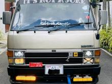 Toyota Shell 1987 Van