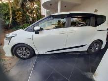 https://riyasewana.com/uploads/toyota-sienta-181945296135.jpg