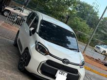 Toyota Sienta 2025 Car
