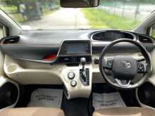 https://riyasewana.com/uploads/toyota-sienta-7-11162036614.jpg