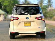 https://riyasewana.com/uploads/toyota-sienta-7-20122631253.jpg