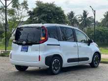 https://riyasewana.com/uploads/toyota-sienta-7-2113453163.jpg