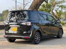 https://riyasewana.com/uploads/toyota-sienta-7-2162517334.jpg