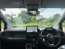 https://riyasewana.com/uploads/toyota-sienta-7-30122210854.jpg