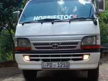 Toyota Dolphin 2005 Van