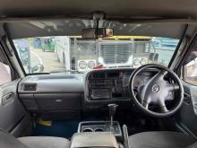 https://riyasewana.com/uploads/toyota-super-gl-1220094324561.jpg