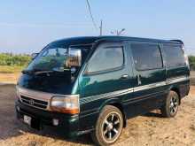 Toyota Dolphin 2002 Van