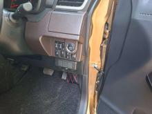 https://riyasewana.com/uploads/toyota-tank-141149236305.jpg