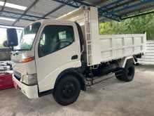 Toyota Tipper 2002 Lorry