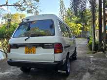 https://riyasewana.com/uploads/toyota-townace-1993-620404112703.jpg