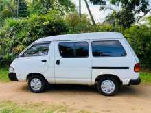 https://riyasewana.com/uploads/toyota-townace-cr27-1995-48360612662.jpg